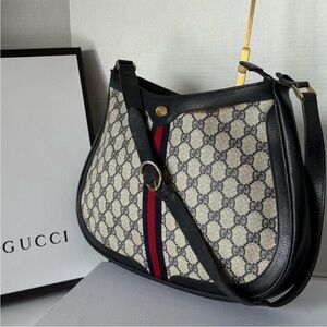 Authentic Gucci Sherry Line GG Canvas navy/red Shoulder Bag.